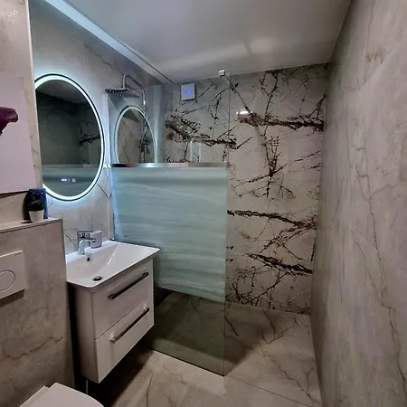 Lovely At The Heart Apartment