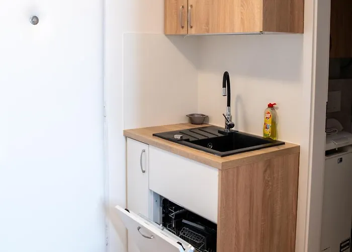 Apartment Lovely By The Park *