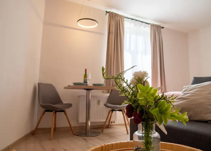 Apartment Lovely By The Park