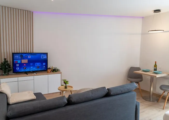 Apartment Lovely By The Park *